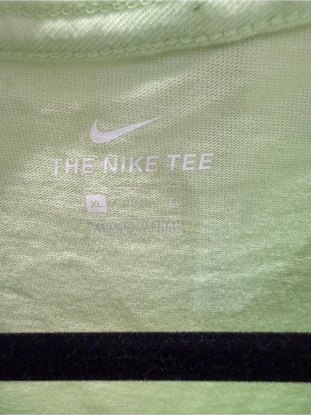 Nike Wild boy’s Long-Sleeve T-Shirt - Neon Green - Picture 7 of 7